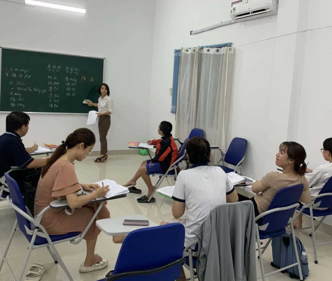 Giáo Viên Dạy Tiếng Hoa Tại Bình Dương