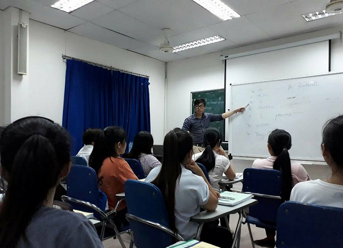 Dao Tao Tieng Hoa Doanh Nghiep