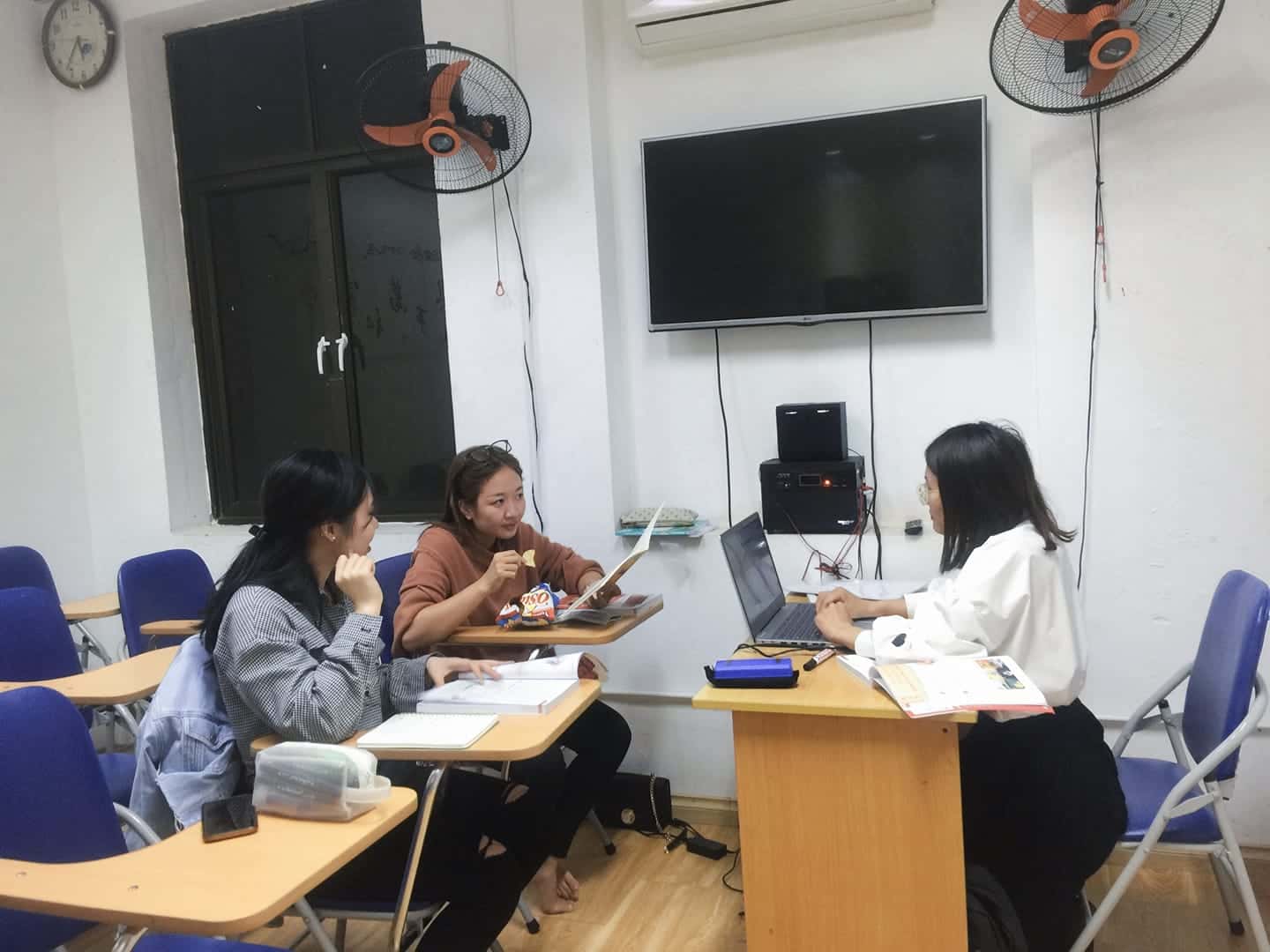 Giáo Viên Dạy Tiếng Trung Chuyên Nghiệp
